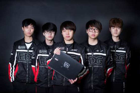 尤其在团体 尤其在团体