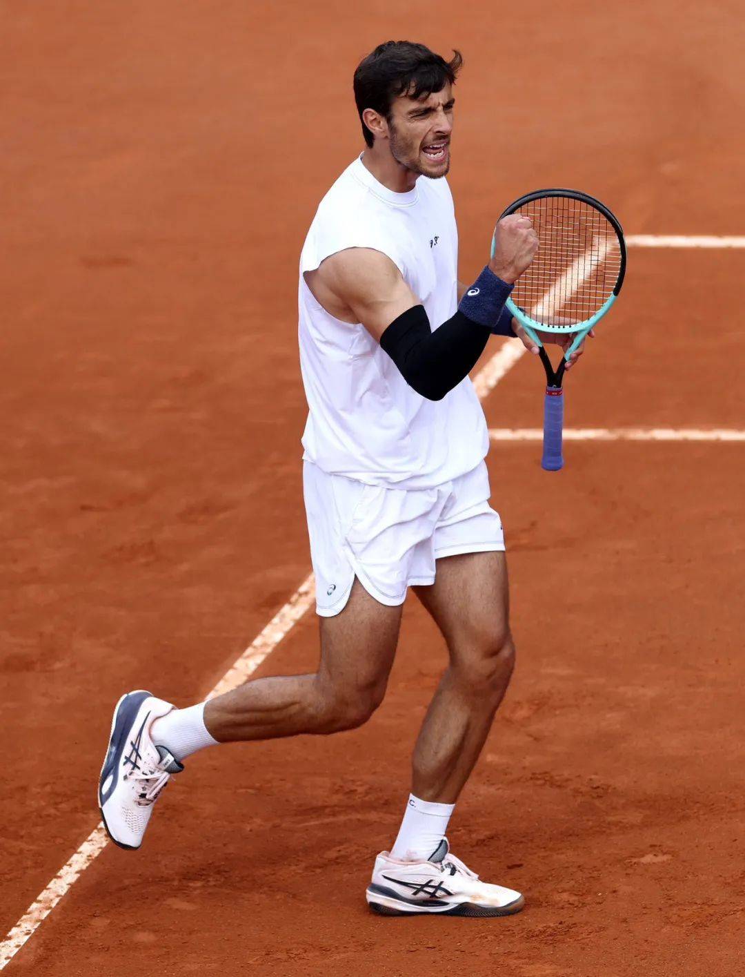 了逐鹿群雄 了逐鹿群雄